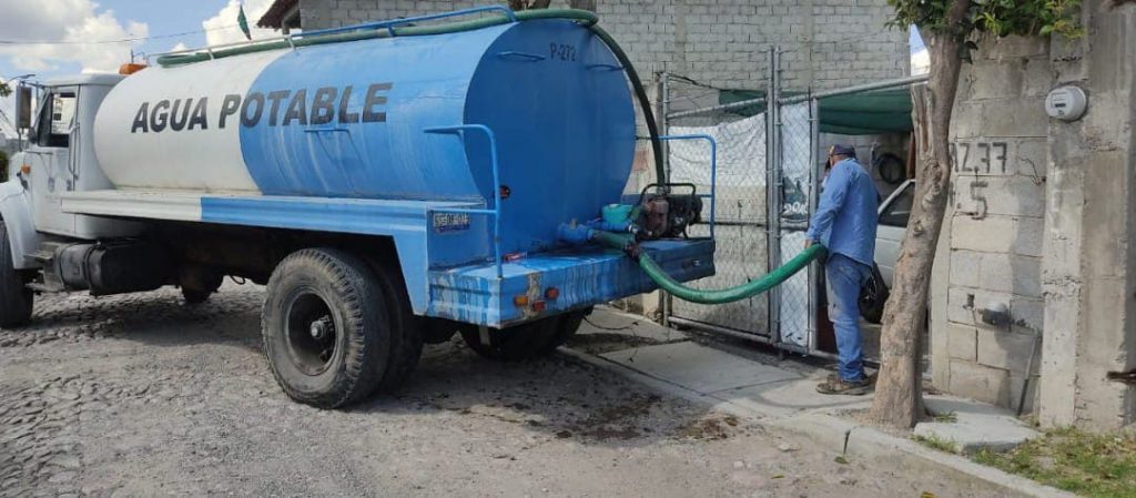 Imagen de Con pipas de agua, apoya Municipio de Querétaro a familias afectadas por irregularidad en el servicio 22