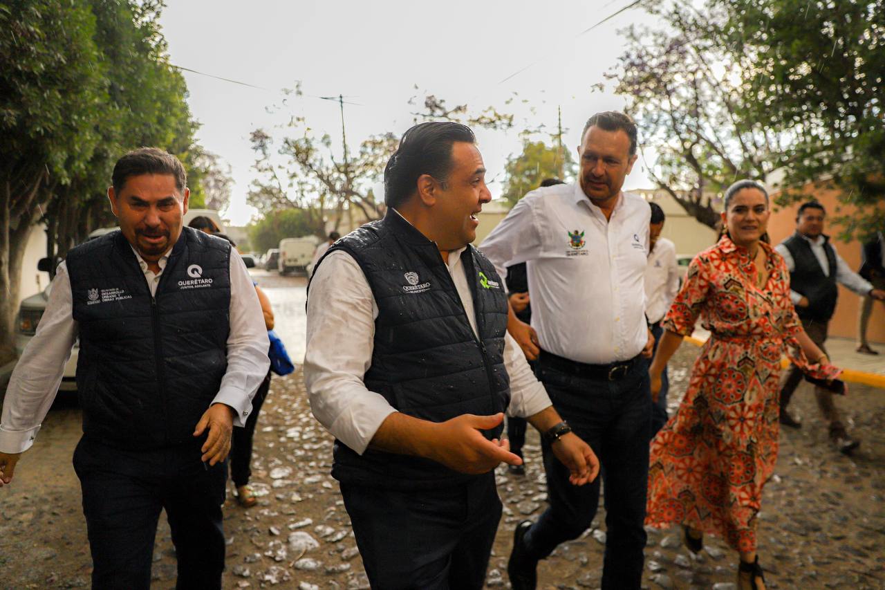 Luis Nava acompaña a Mauricio Kuri a la entrega de mejoramiento urbano en  la colonia Álamos - Municipio de Querétaro