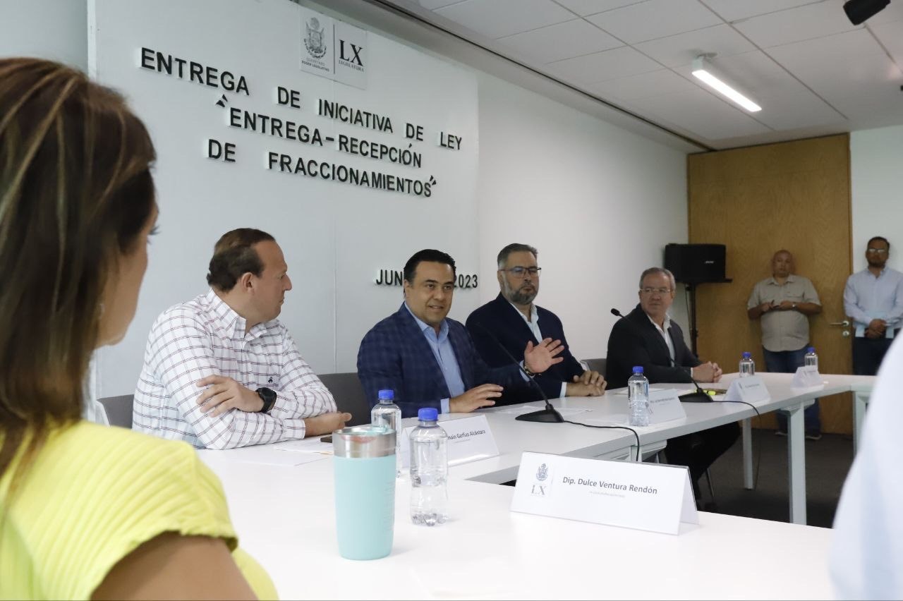 Imagen de Apoya Municipio de Querétaro la iniciativa para facilitar la entrega de fraccionamientos 5
