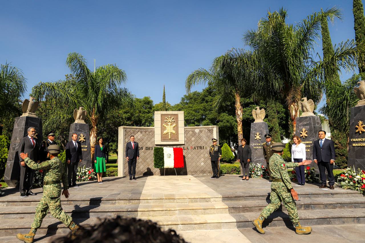 Imagen de Participa Luis Nava en la Ceremonia Conmemorativa de la Gesta Heroica de los Niños Héroes 1