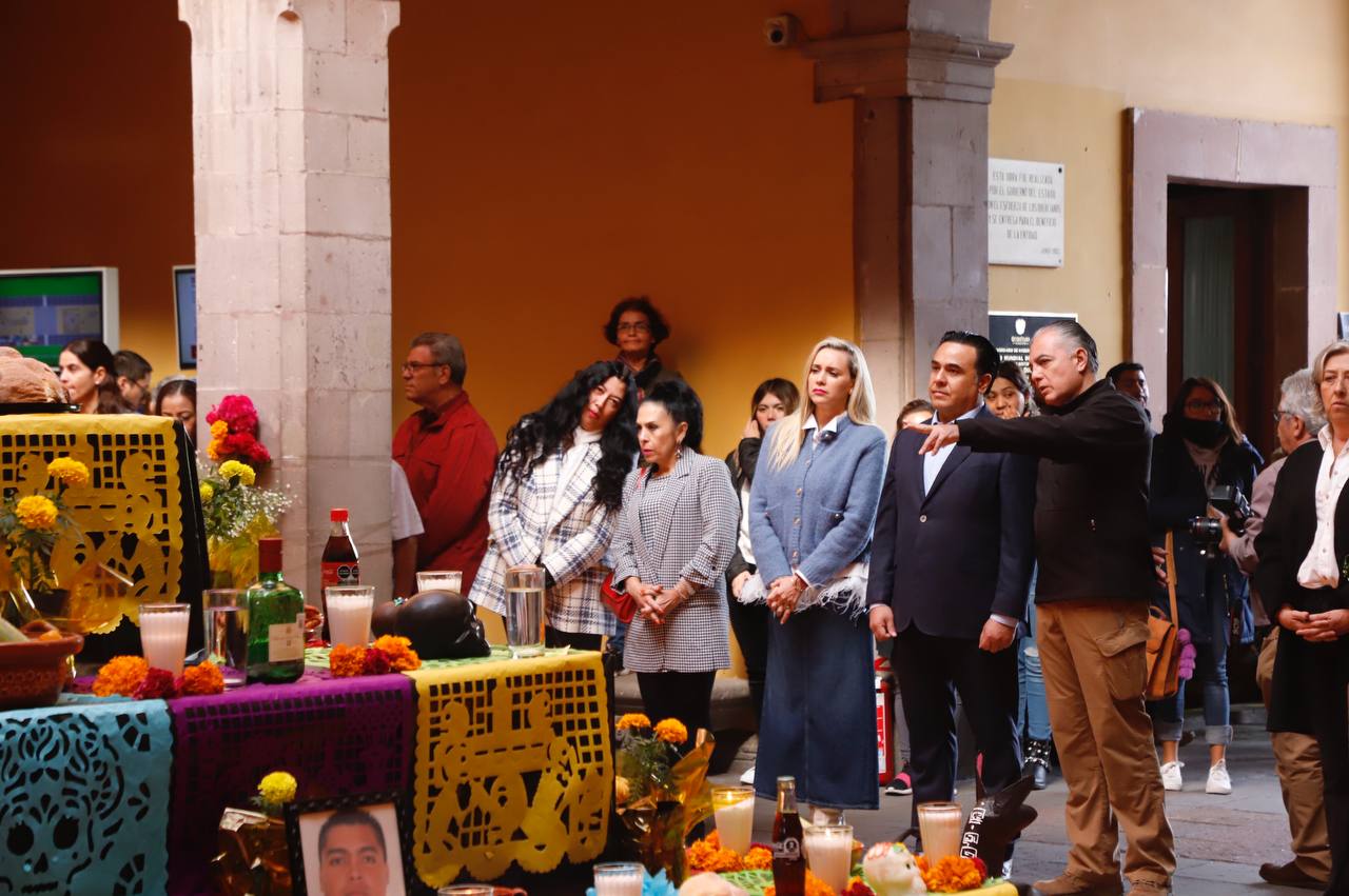 Imagen de En honor a policías caídos, se inauguró el Monumental Altar de Muertos en Palacio Municipal 1