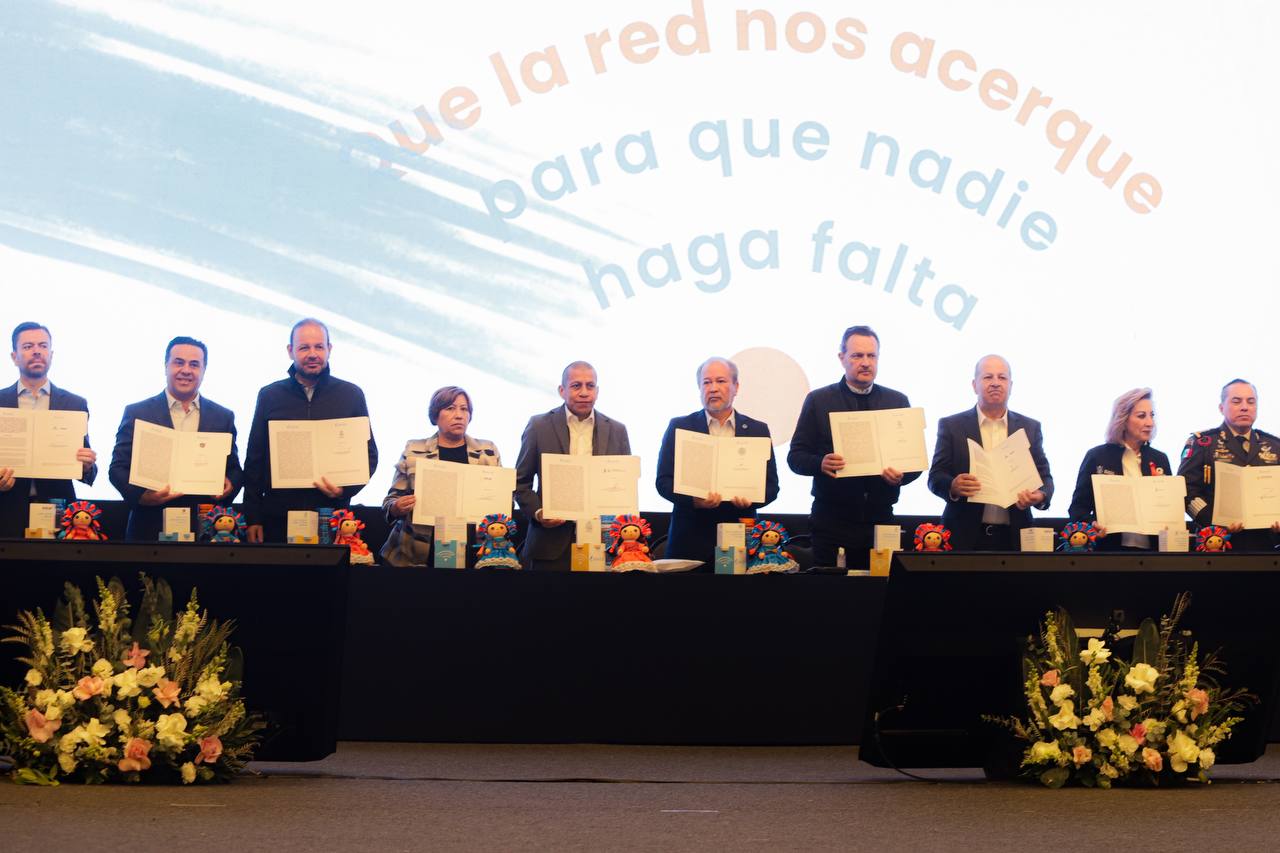 Imagen de Participa Luis Nava en firma del convenio “Conectar: que la red nos acerque para que nadie nos haga falta” 3
