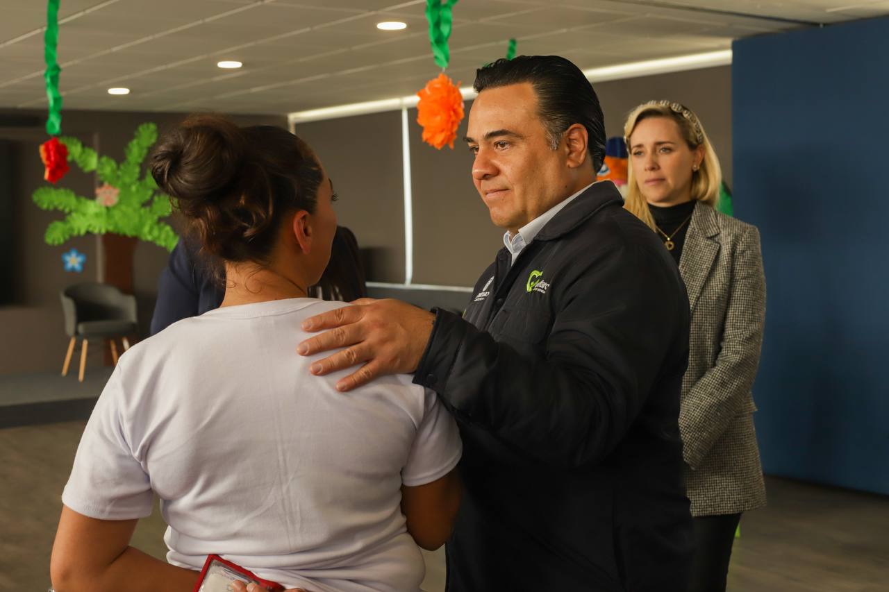 Imagen de Visitan Luis Nava y Arahí Domínguez a beneficiarias de “Acompañante Resiliente” 1