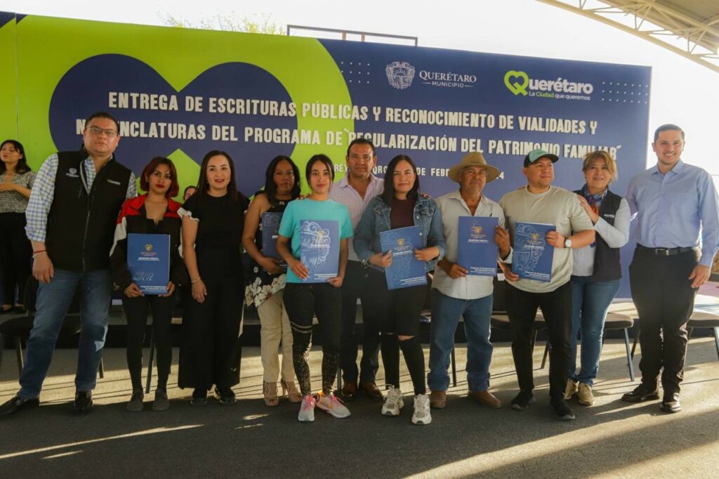 Imagen de Entrega Municipio de Querétaro Escrituras Públicas, Reconocimientos Viales y Nomenclaturas de calles 16