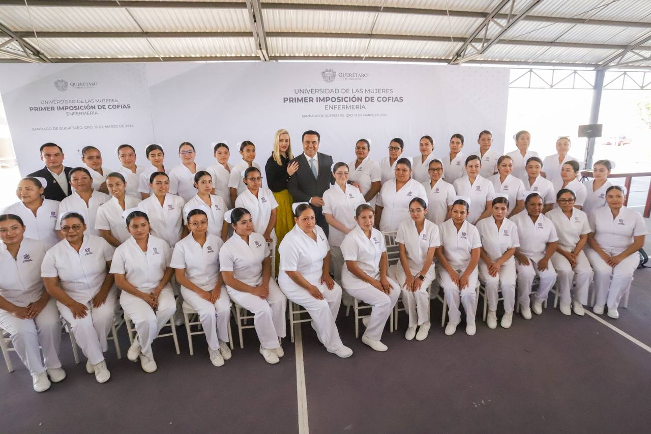 Imagen de 39 alumnas de Enfermería inician nueva etapa en su formación 2