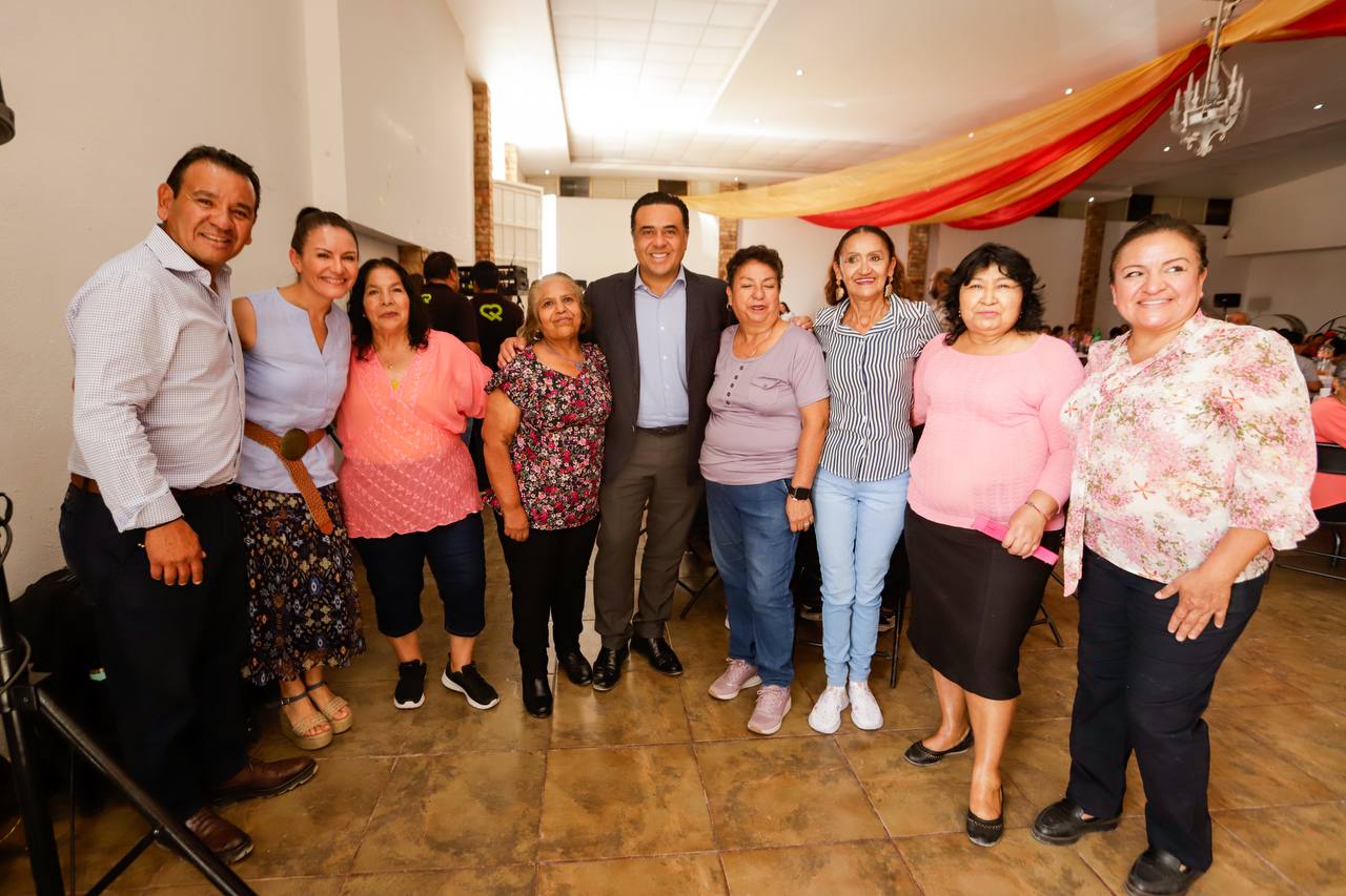 Imagen de Se reúne Luis Nava con líderes comunitarios 1