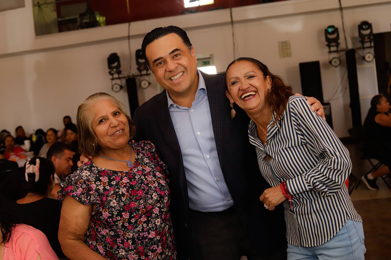 Imagen de Se reúne Luis Nava con líderes comunitarios 3