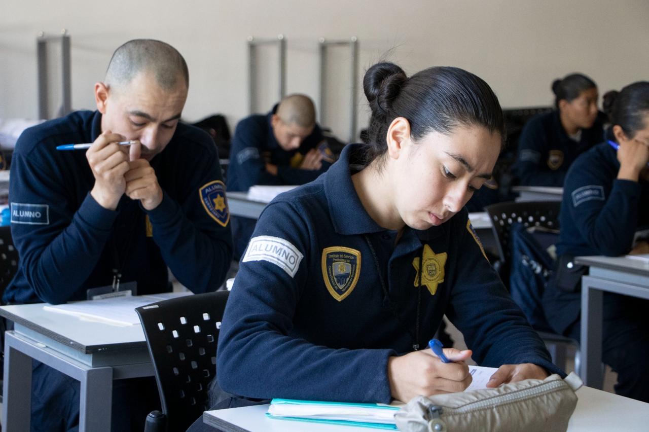 Imagen de Egresados en TSU en Policía Preventivo de la SSPMQ, podrán tramitar cédula estatal 1