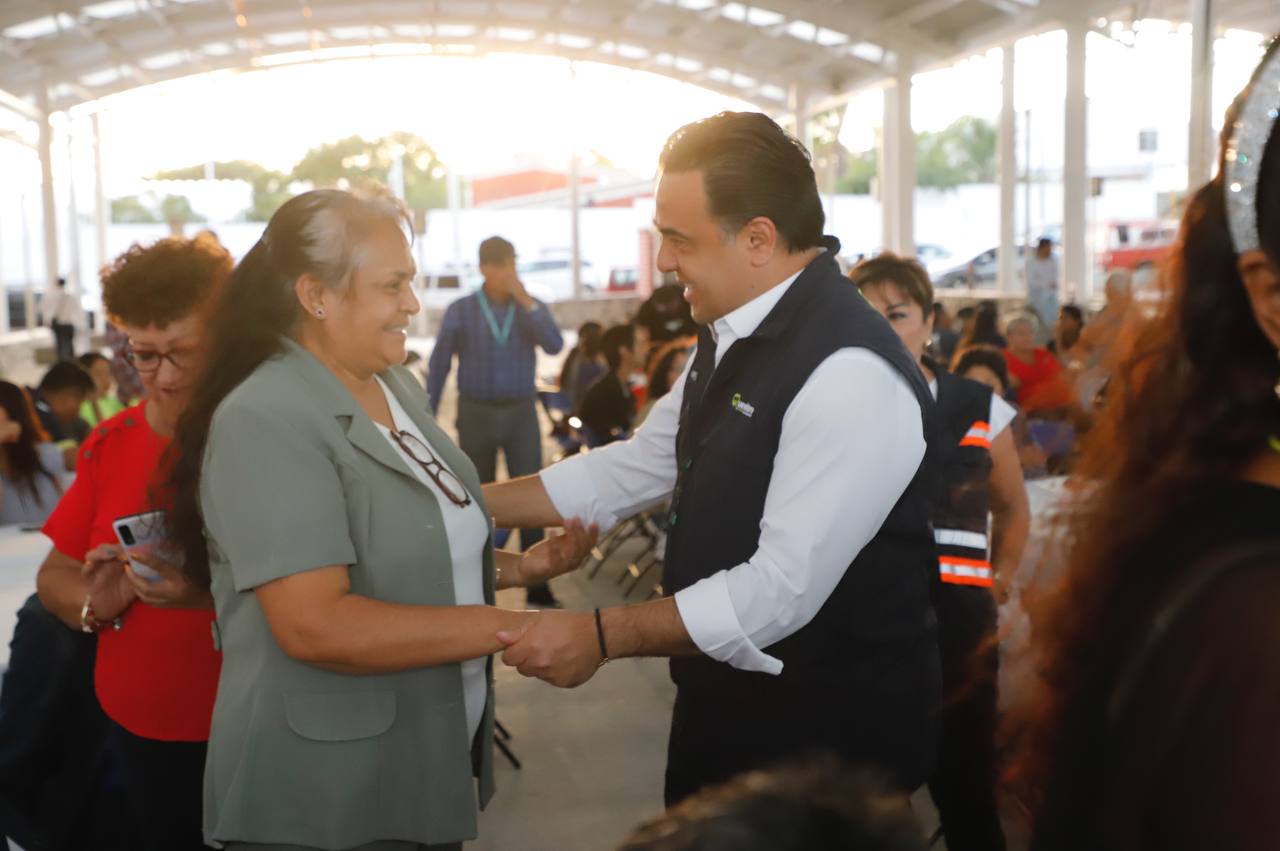 Imagen de Entrega Luis Nava techumbre de tianguis Cuicatecos 1