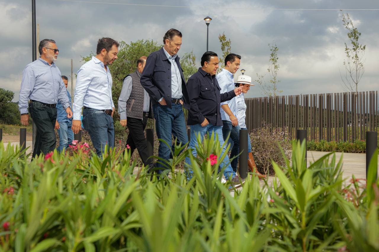 Imagen de Luis Nava, Mauricio Kuri y Felifer Macías, realizan visita de apertura del parque La Queretana 1