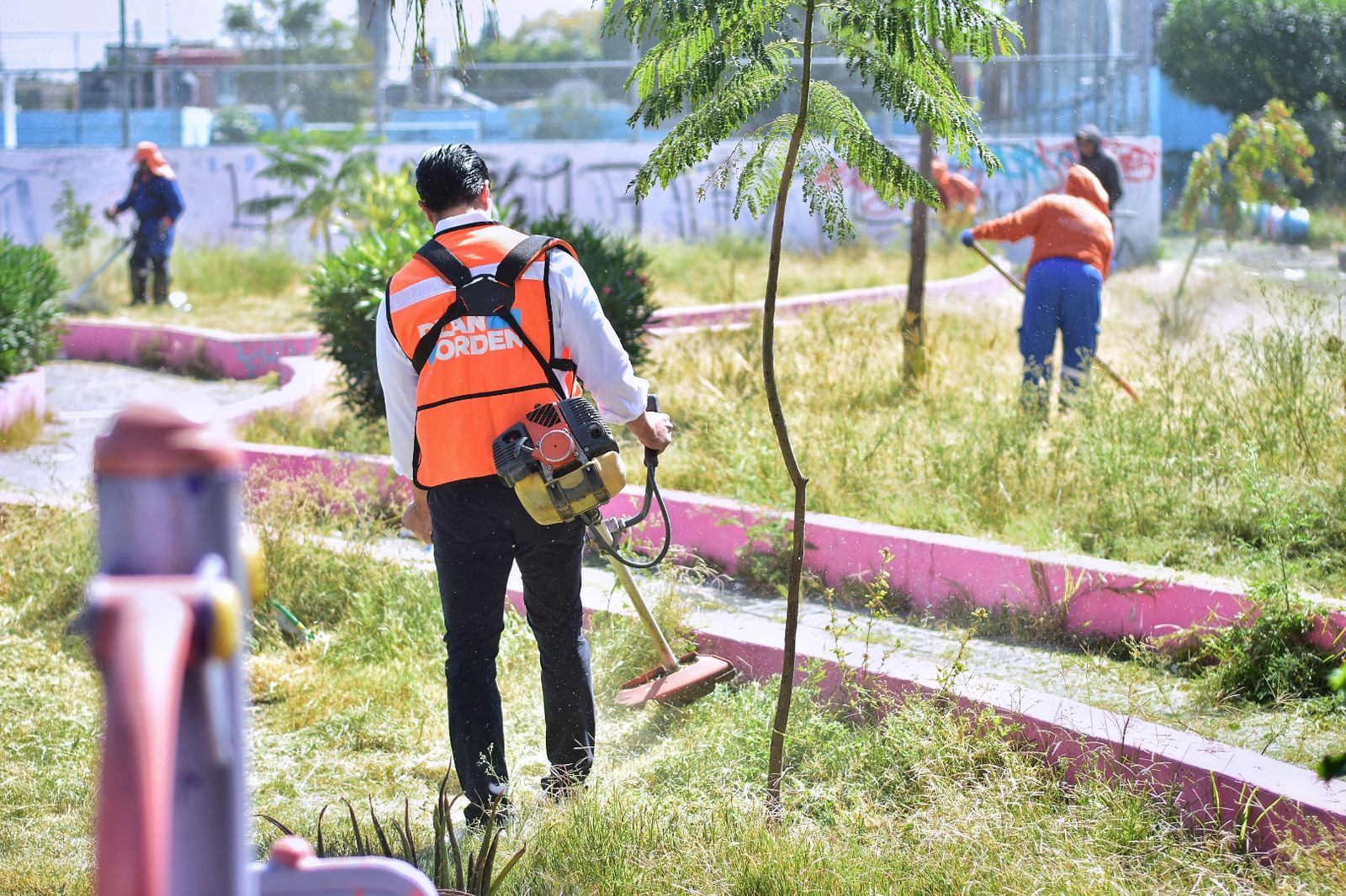 Imagen de Supervisa Felifer Macías trabajos de limpieza en Santa María Magdalena 3