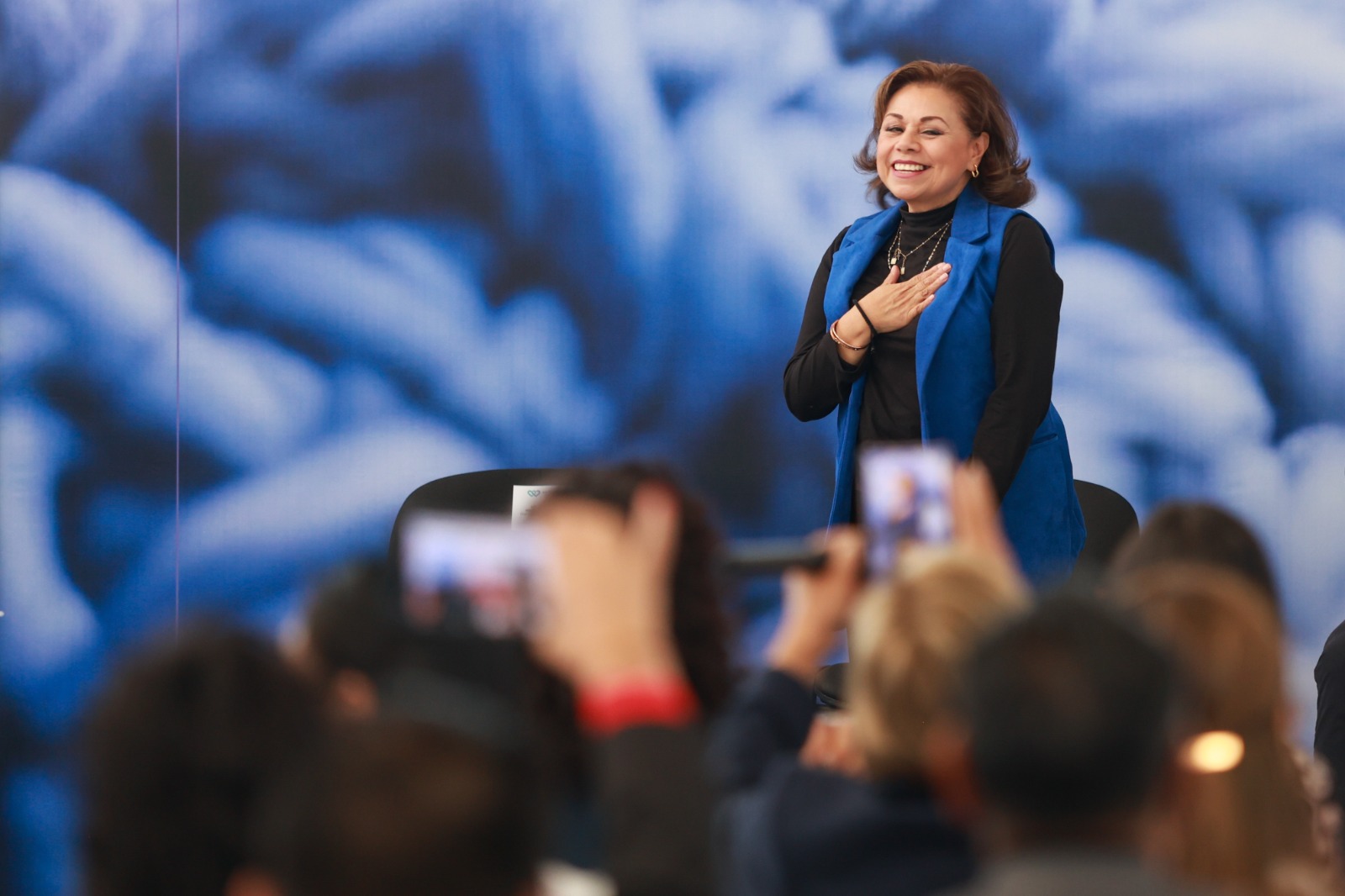 Imagen de Felifer Macías y Adriana Olvera de Macías apoyan la Colecta Invernal 2024 5