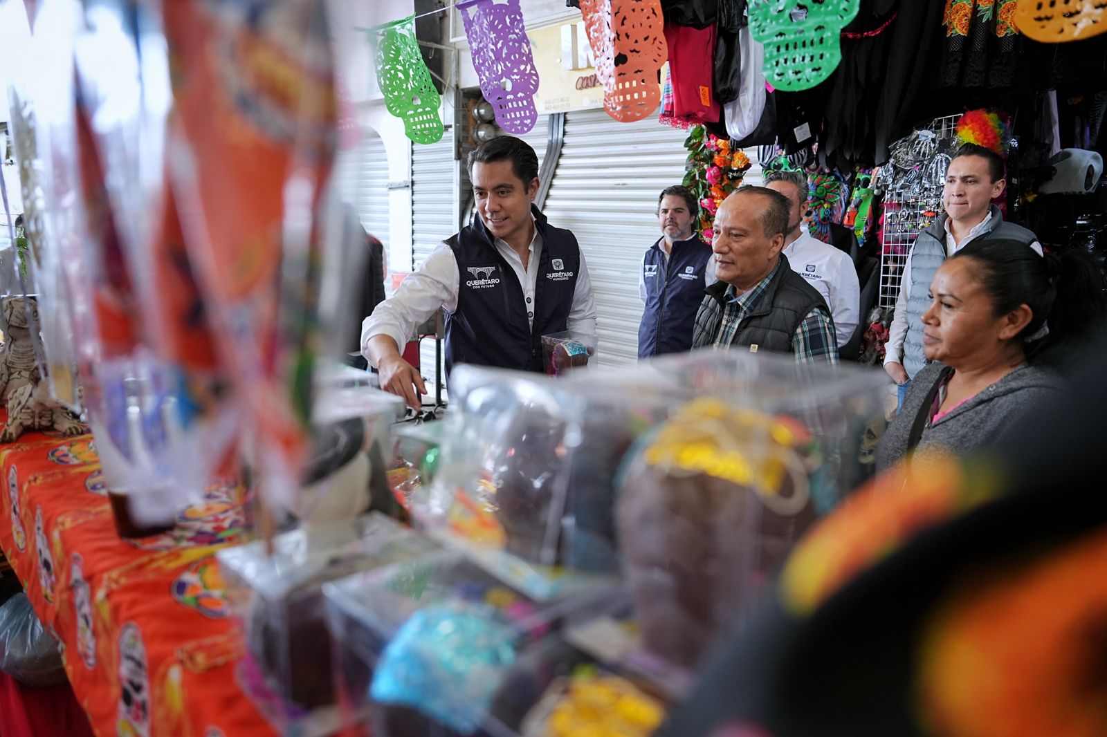 Imagen de Escucha Felifer Macías a comerciantes del Mercado de Lomas de Casa Blanca 3