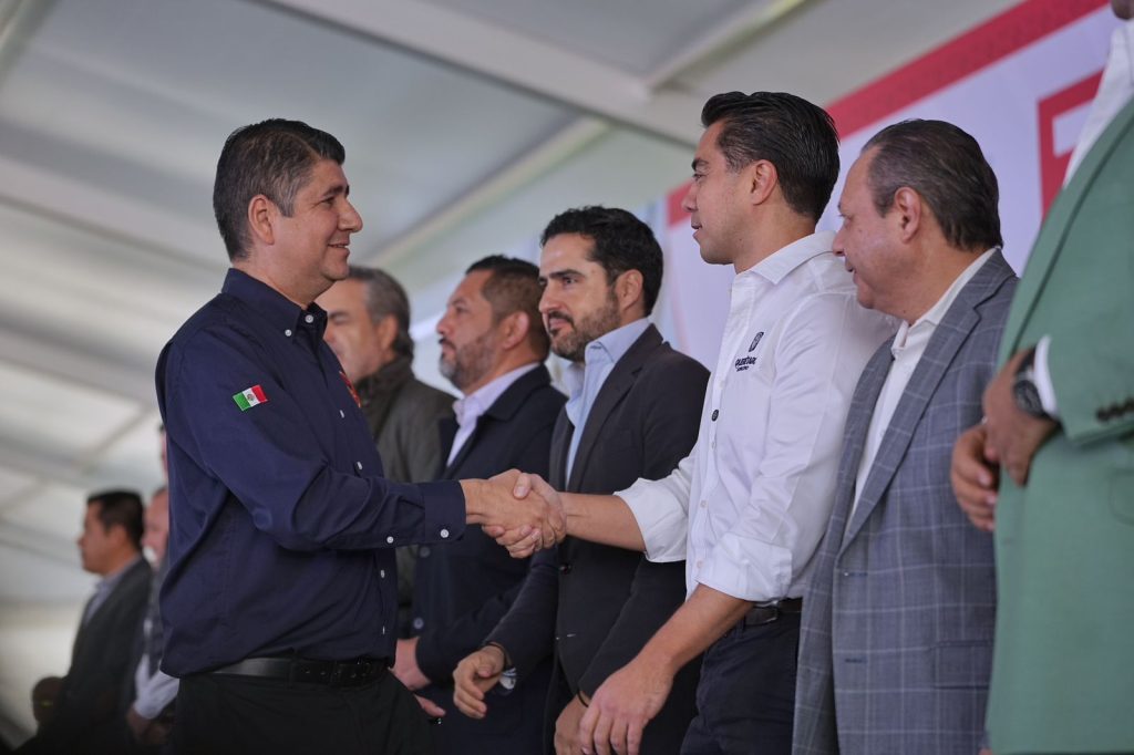 Imagen de Asiste Felifer Macías a la toma de protesta de la CATEM Querétaro 8