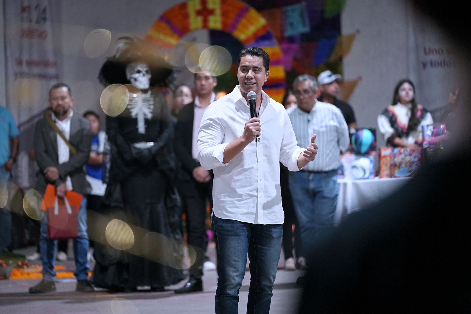 Imagen de Refrenda Felifer Macías su compromiso por la educación de Querétaro 8