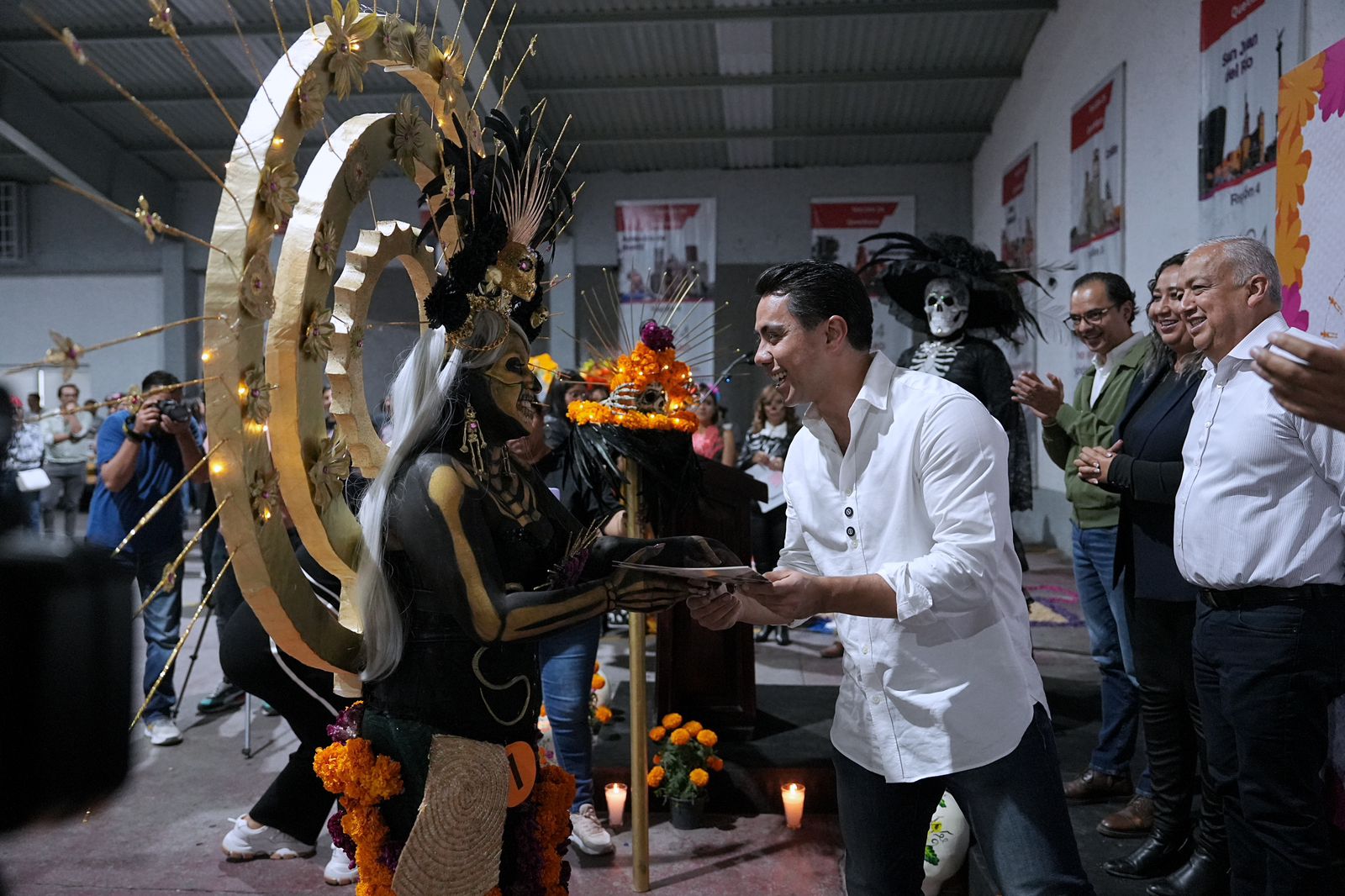 Imagen de Refrenda Felifer Macías su compromiso por la educación de Querétaro 3