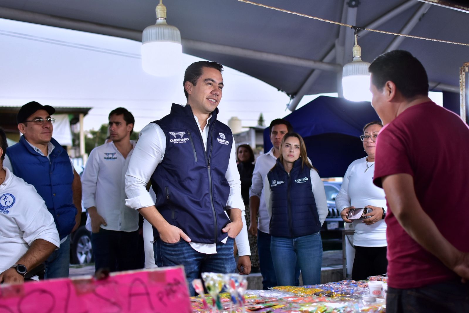 Imagen de Recorre Felifer Macías tianguis de Molineros 5