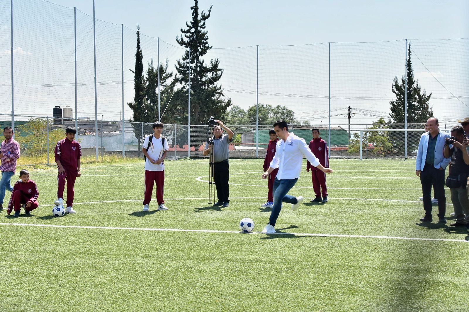 Imagen de Entrega Felifer Macías rehabilitación de canchas en la Secundaria Técnica No. 12 “Manuel Altamirano" 4