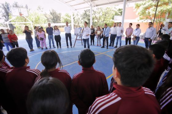 Entrega Felifer Macías rehabilitación de canchas en la Secundaria Técnica No. 12 “Manuel Altamirano”