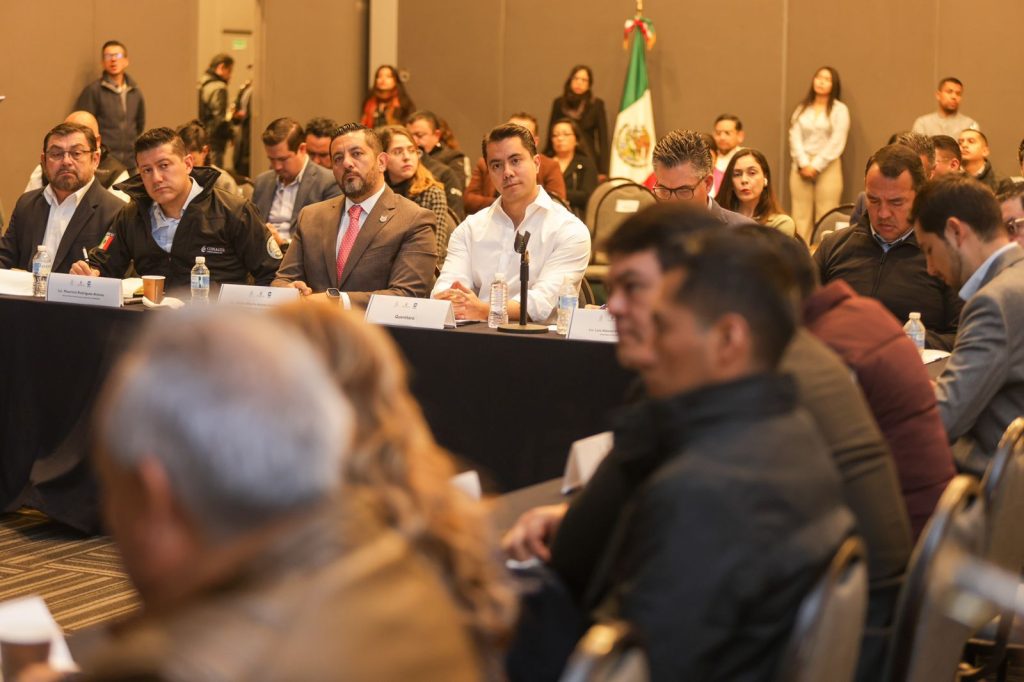 Imagen de Asiste Felifer Macías a la reunión Fondo de Aportaciones para la Infraestructura Social (FAIS) 12