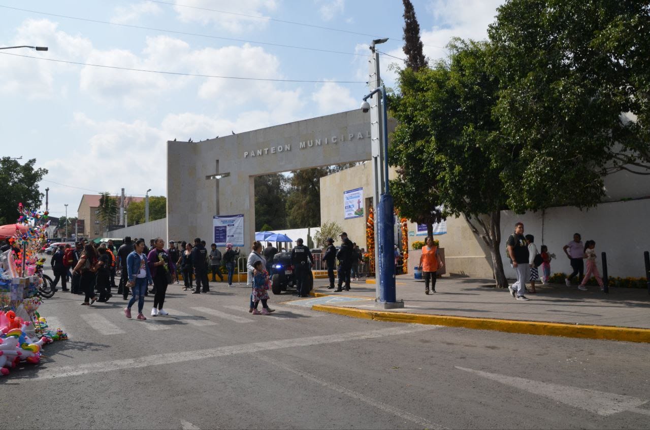 Imagen de Inicia operativo en panteones por festividades de Día de Muertos 6