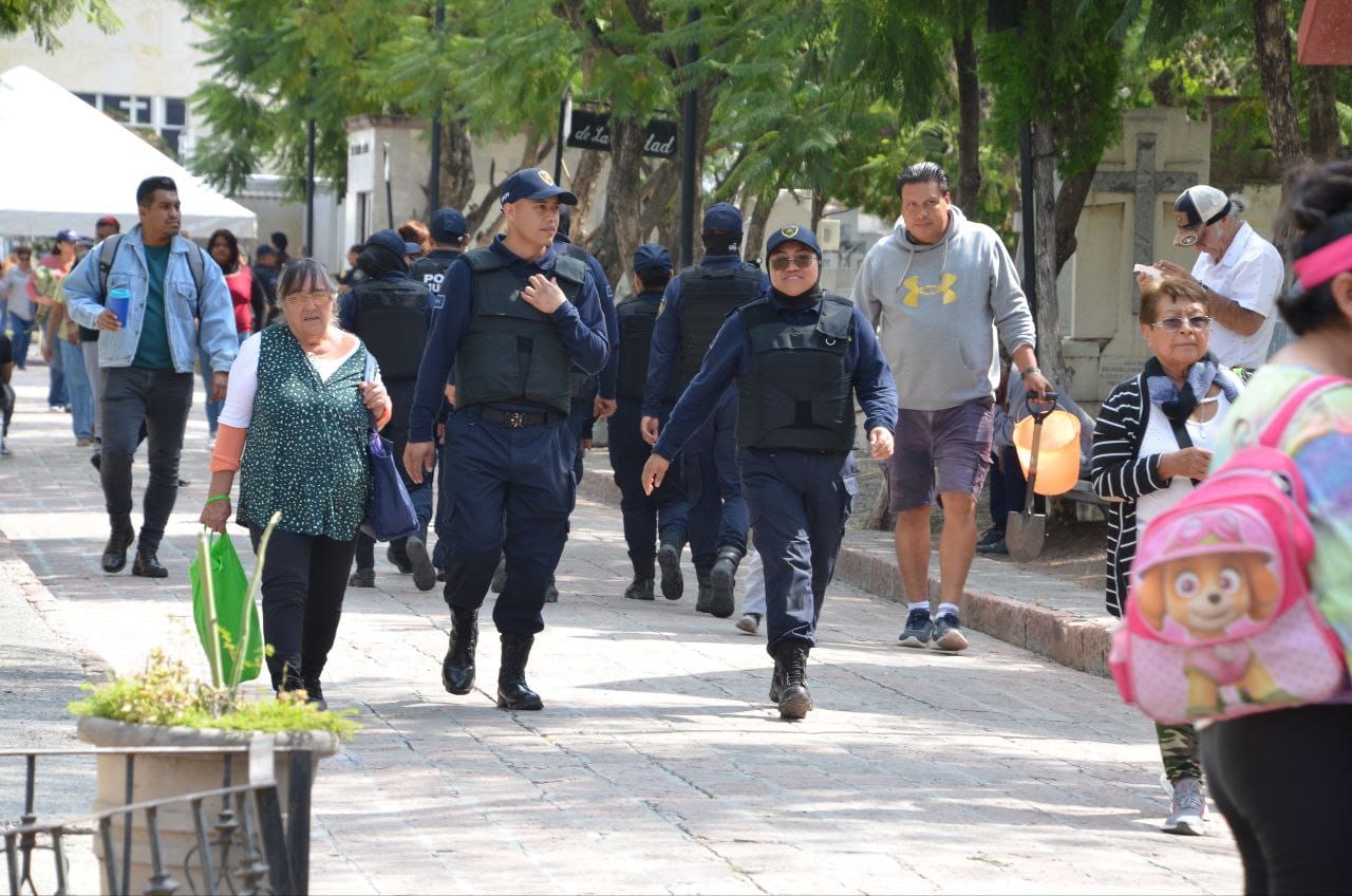 Imagen de Inicia operativo en panteones por festividades de Día de Muertos 7