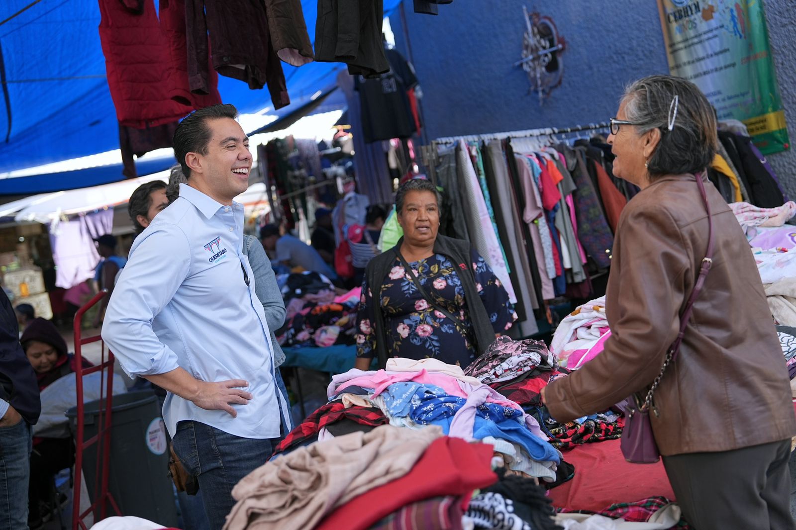 Imagen de Felifer Macías se compromete a dignificar tianguis y mercados de Querétaro 2