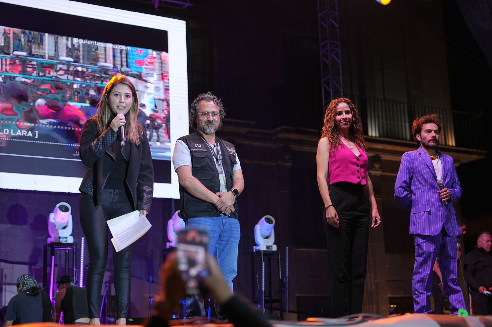 Imagen de Asiste Felifer Macías a la inauguración de la décima edición del Festival Internacional Siguientescena, Arte Evolutivo 4