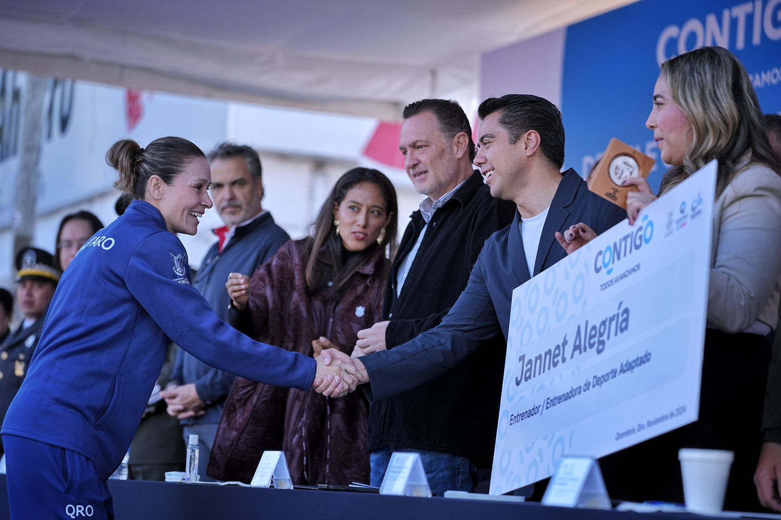 Imagen de Acude Felifer Macías al Desfile por el CXIV Aniversario de la Revolución Mexicana 4