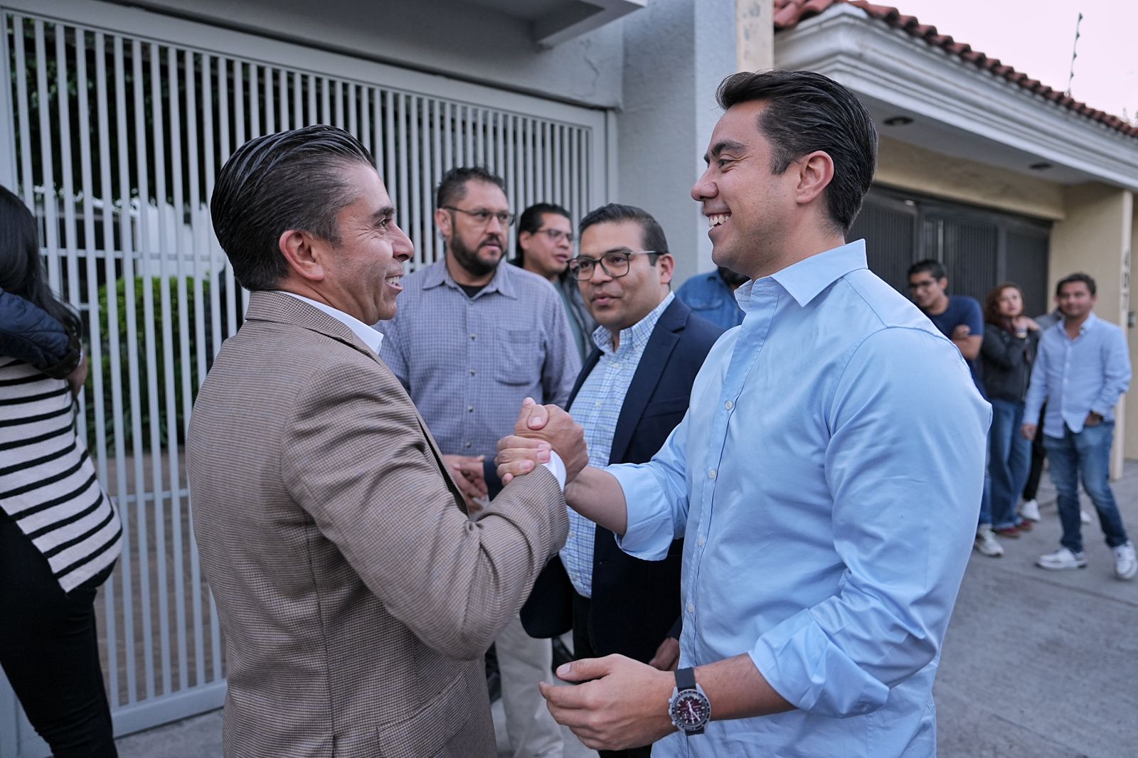 Imagen de Acude Felifer a la inauguración de la Oficina de Enlace de Roberto Sosa 3