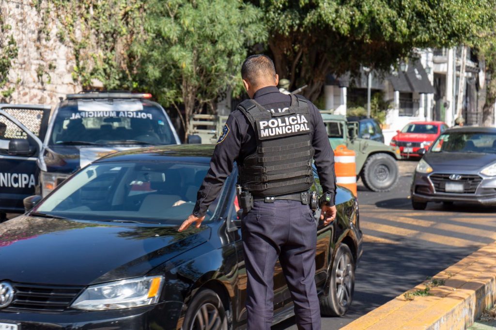 Imagen de Refuerza SSPMQ el orden en la capital con 83 puntos de control vehicular y recorridos interinstitucionales 4