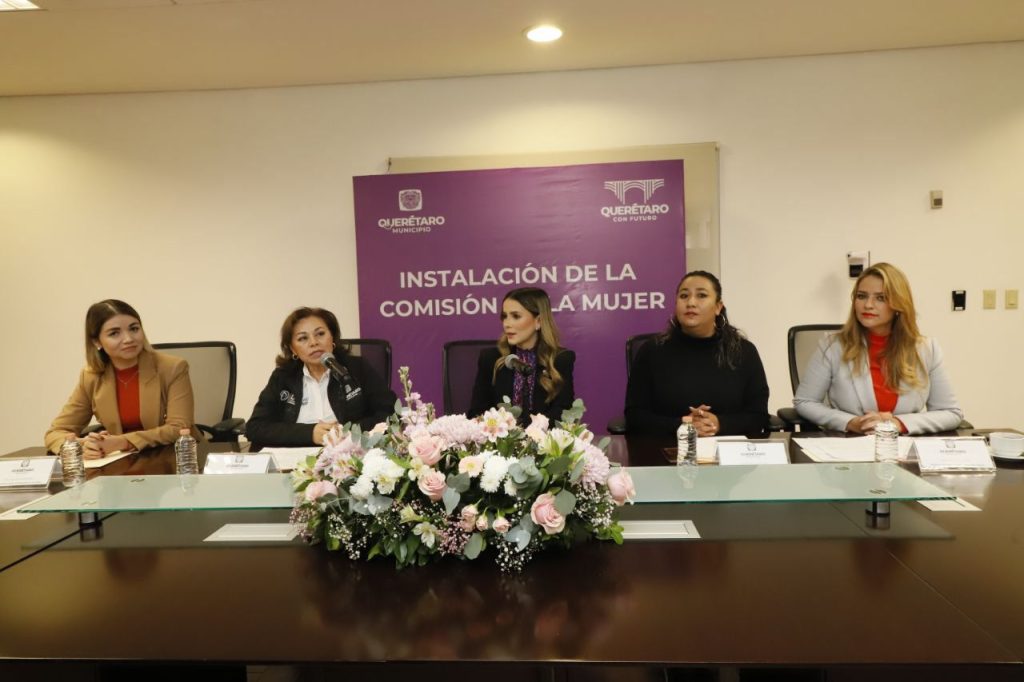 Imagen de Instalan la Comisión de la Mujer para fortalecer la igualdad y el empoderamiento femenino 6