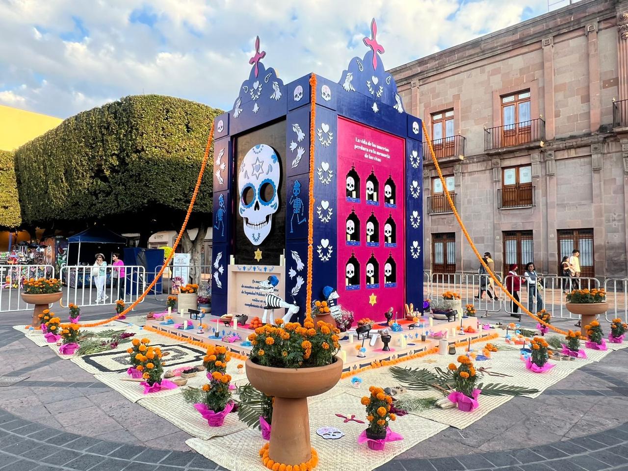 Imagen de Secretaría de Turismo de Querétaro rinde homenaje a policías caídos con altar monumental 2