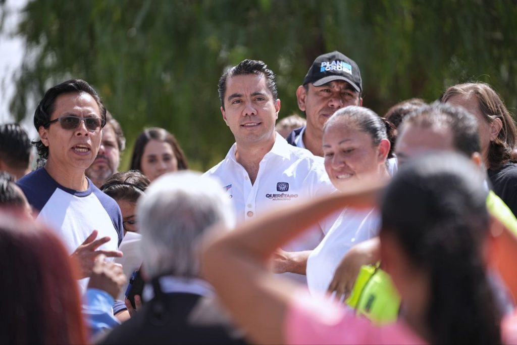 Imagen de Habrá acciones a cortísimo plazo: Felifer Macías informó al visitar el Fraccionamiento Eduardo Loarca 6