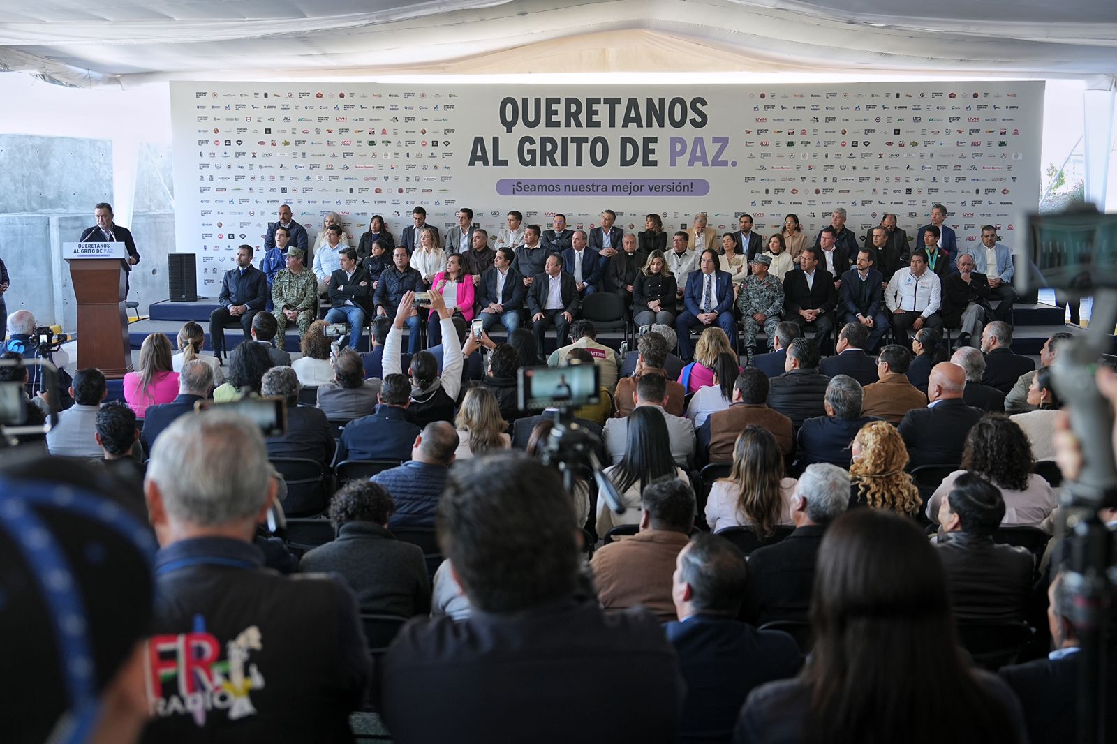 Imagen de Acompaña Felifer Macías al Gobernador en el lanzamiento de Queretanos al Grito de Paz 3