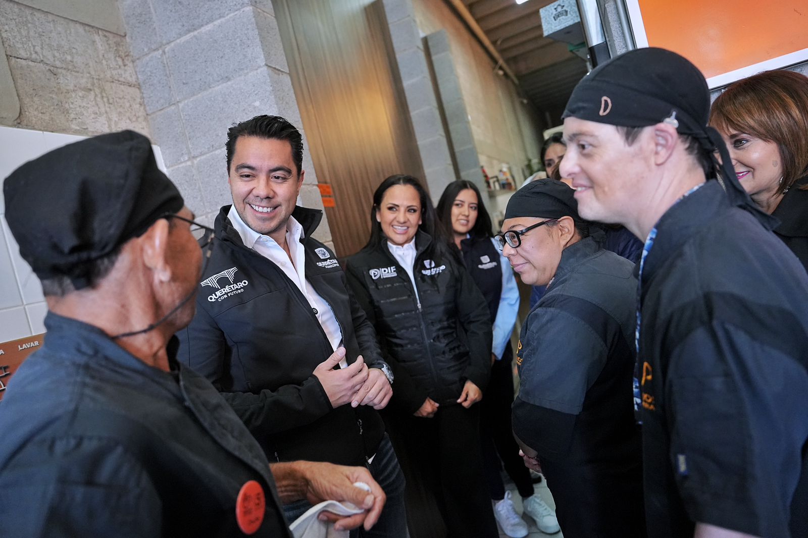 Imagen de Convive Felifer Macías con trabajadores de “Manos Cafeteras” 5