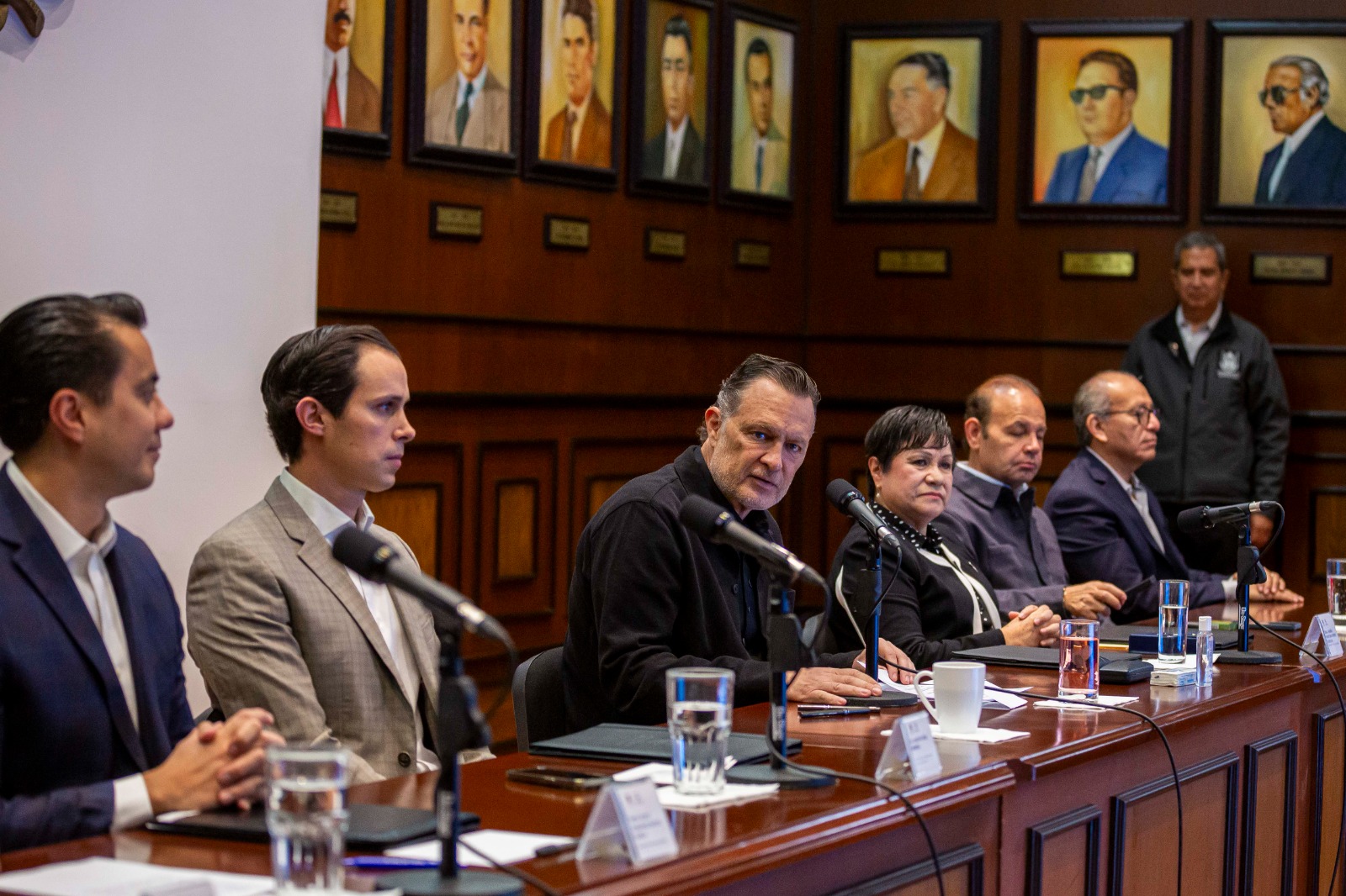 Imagen de Firma Felifer Macías convenio para la protección del derecho humano a la salud de los infractores con problemas de adicciones 4