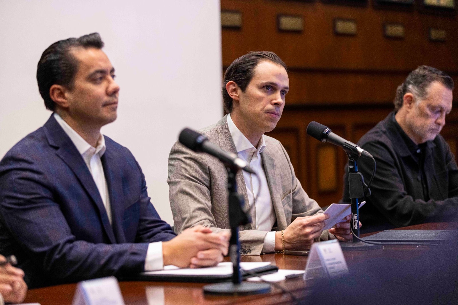 Imagen de Firma Felifer Macías convenio para la protección del derecho humano a la salud de los infractores con problemas de adicciones 5