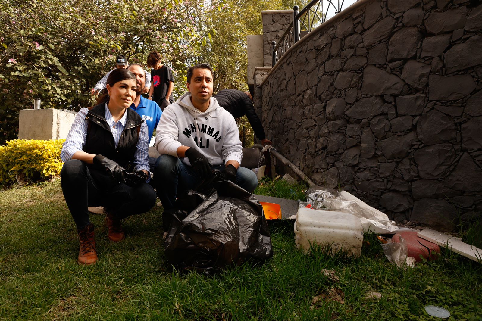 Imagen de Participa Felifer Macías en el saneamiento del Río Querétaro 4