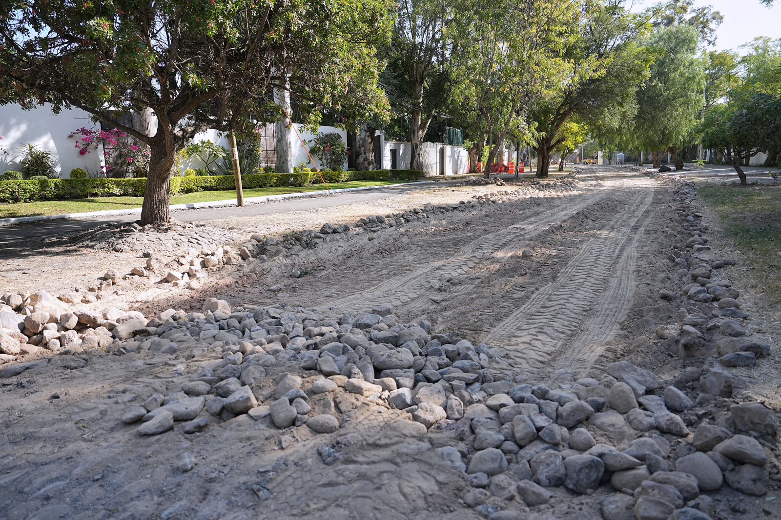 Imagen de Atiende Felifer Macías problemática en Jurica Pueblo y Campestre Jurica 3