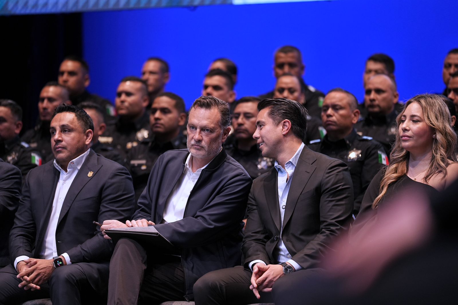 Imagen de Asiste Felifer Macías a la entrega de grados y toma de protesta de nuevos policías estatales 2