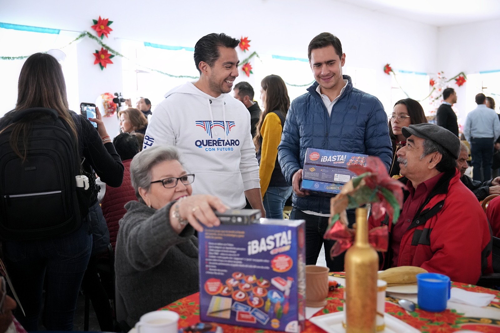 Imagen de Celebra Felifer Macías el Día de Reyes con adultos mayores 4