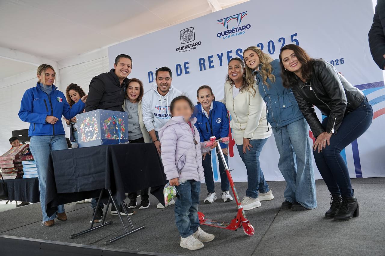 Imagen de Felifer Macías celebra el Día de Reyes con las familias de San Pablo y San Francisquito 4