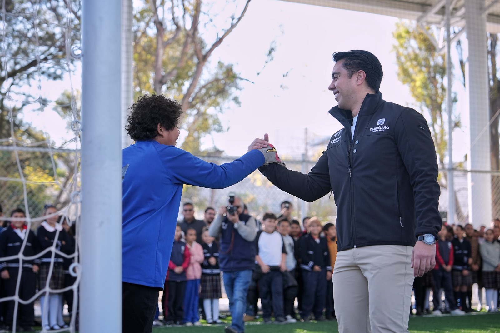 Imagen de Entrega Felifer Macías nueva cancha y techado en primaria de Santa Rosa Jáuregui 7