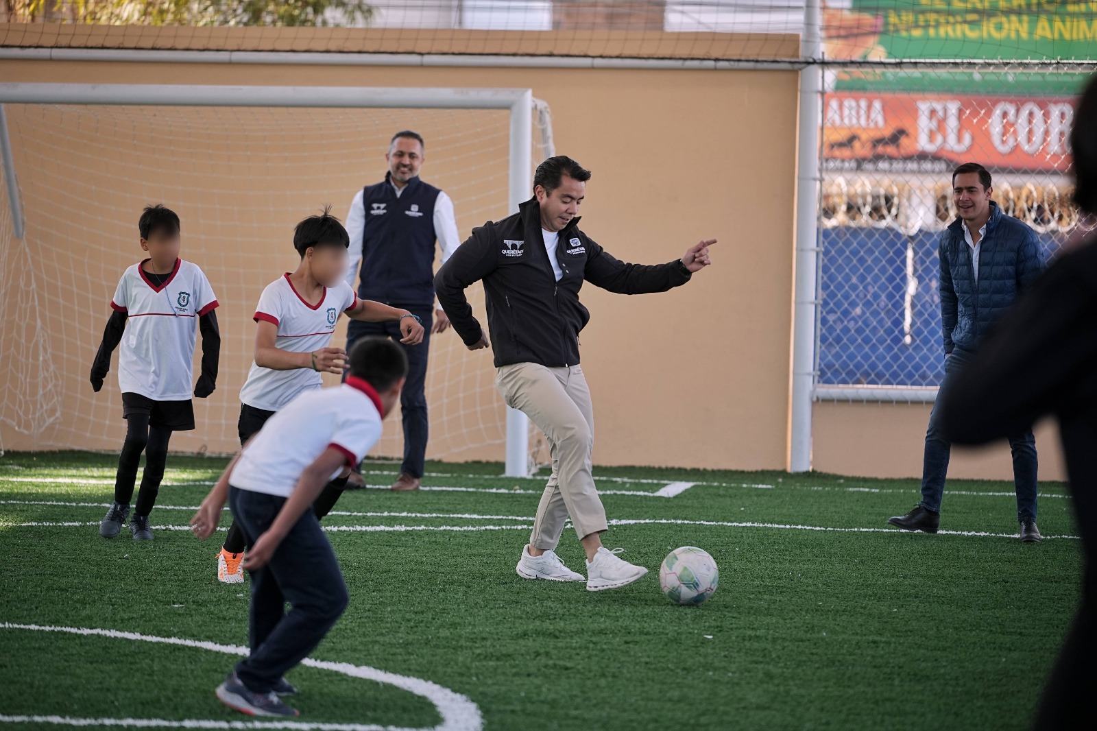 Imagen de Entrega Felifer Macías nueva cancha y techado en primaria de Santa Rosa Jáuregui 4