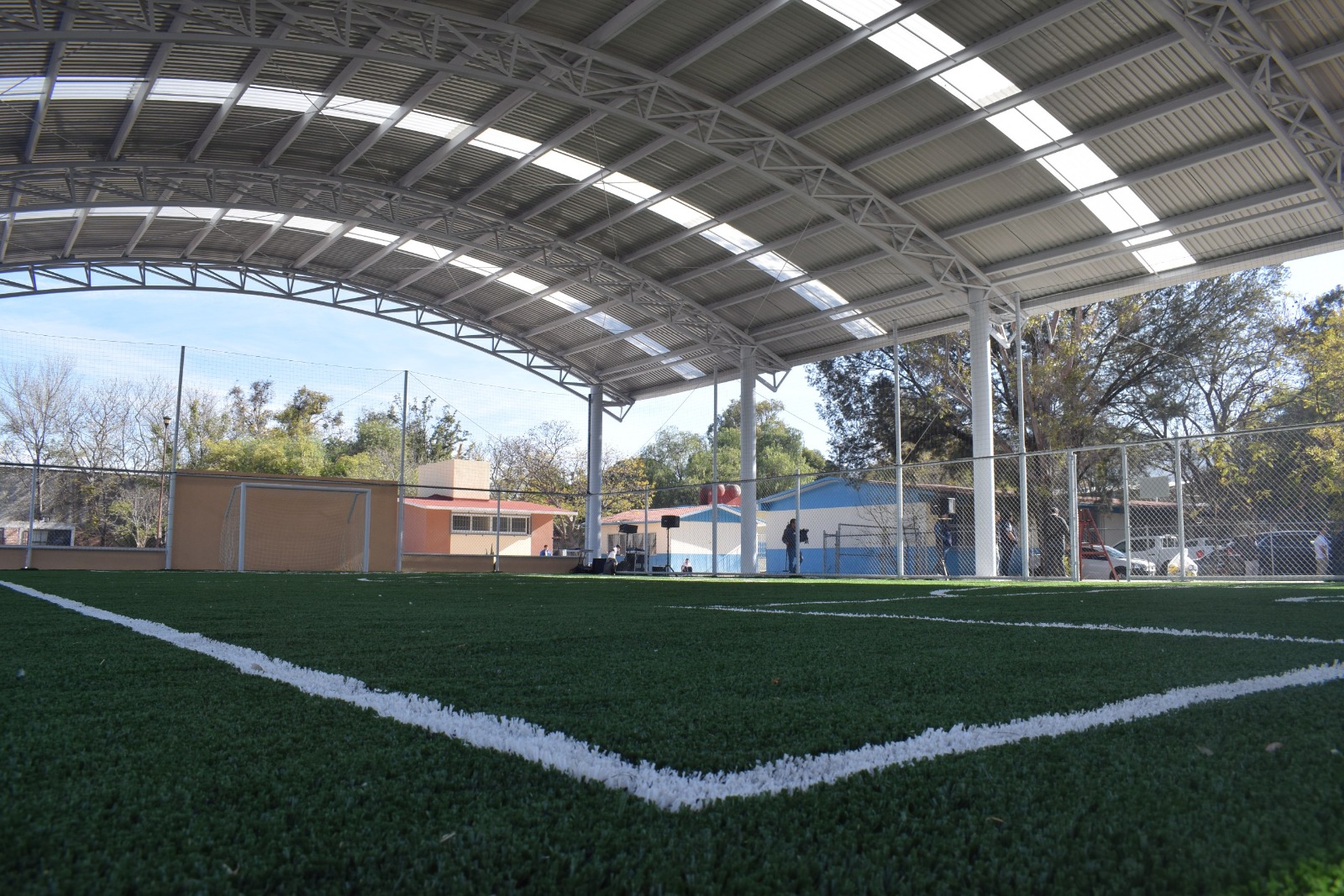 Imagen de Entrega Felifer Macías nueva cancha y techado en primaria de Santa Rosa Jáuregui 6