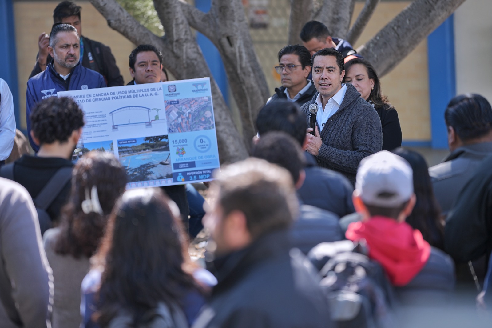 Imagen de Refrenda Felifer Macías su compromiso con la educación y con la UAQ 1