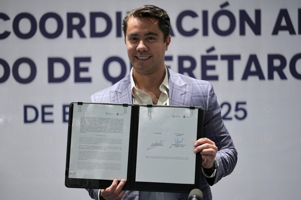 Imagen de Asiste Felifer Macías a la firma del Convenio Marco de Coordinación Administrativa para fortalecer la transparencia y la gestión pública 2