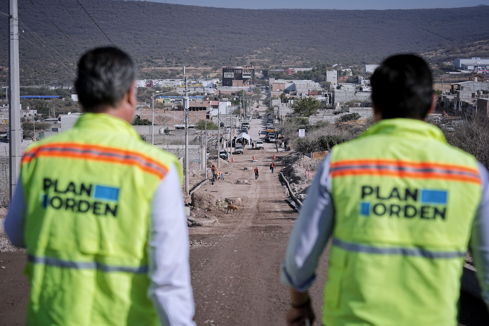 Imagen de Supervisa Felifer Macías 12 urbanizaciones en colonias de la Delegación Epigmenio González 2