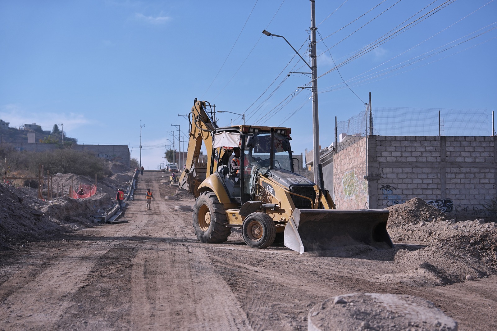 Imagen de Supervisa Felifer Macías 12 urbanizaciones en colonias de la Delegación Epigmenio González 4